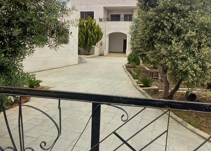 بيت مفروش للايجار